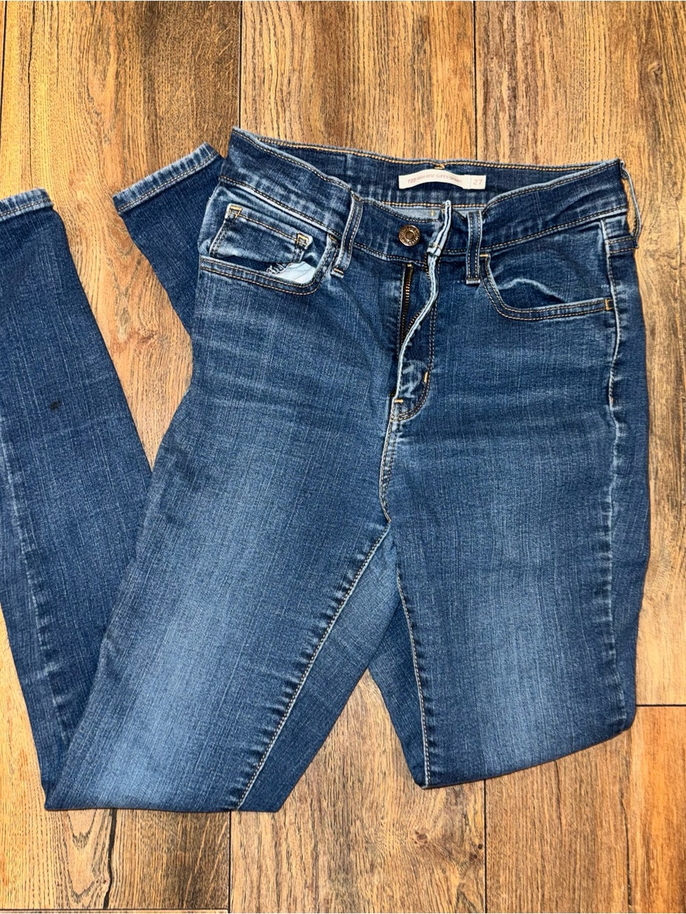Levi's Women's Medium Blue Skinny Jeans